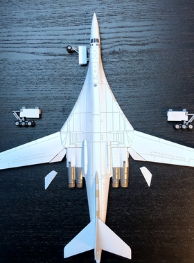 AMER1：200比例合金飞机前苏联TU-160白天鹅战略轰炸机成品模型