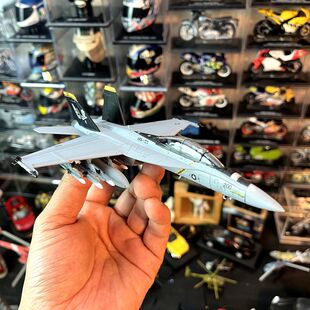 1:100比例合金飞机F-18VFX-103海盗旗中队成品模型机轮互换配支架