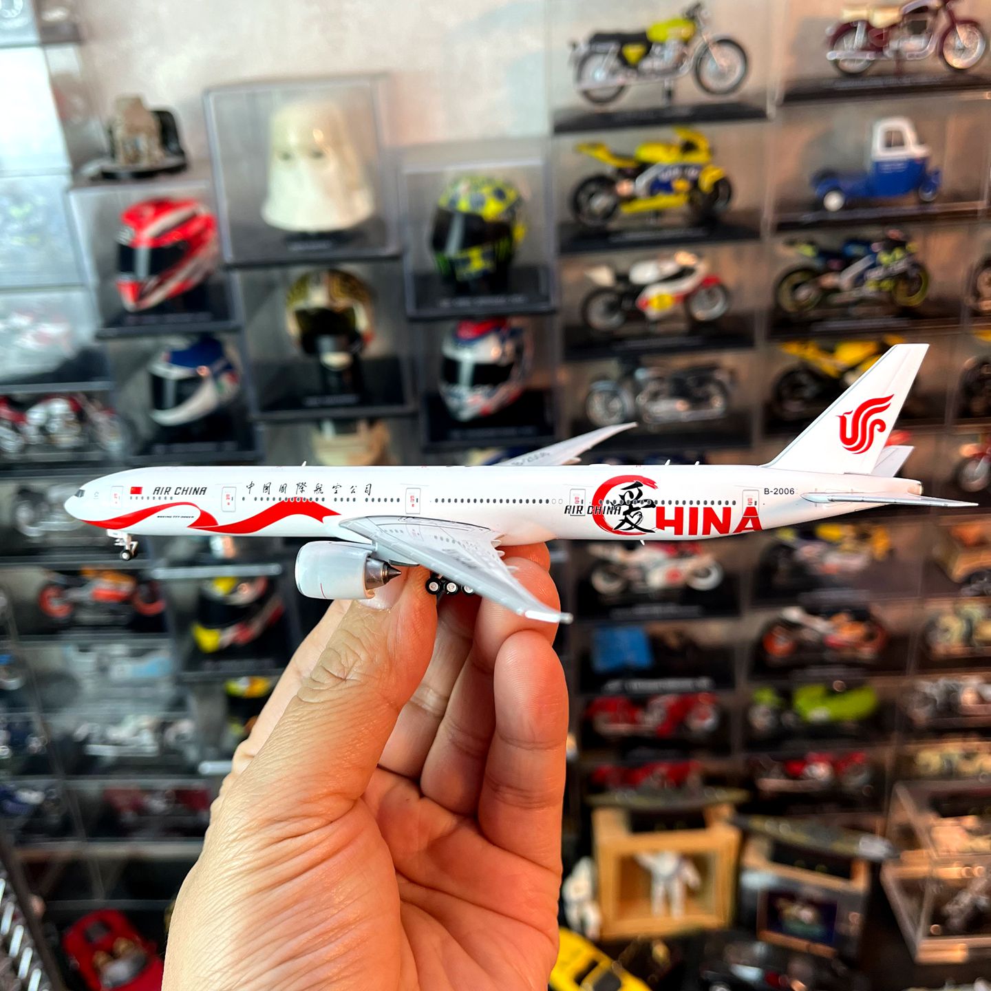 1：400比例合金飞机国航波音777-300ER客机带天线成品金属模型