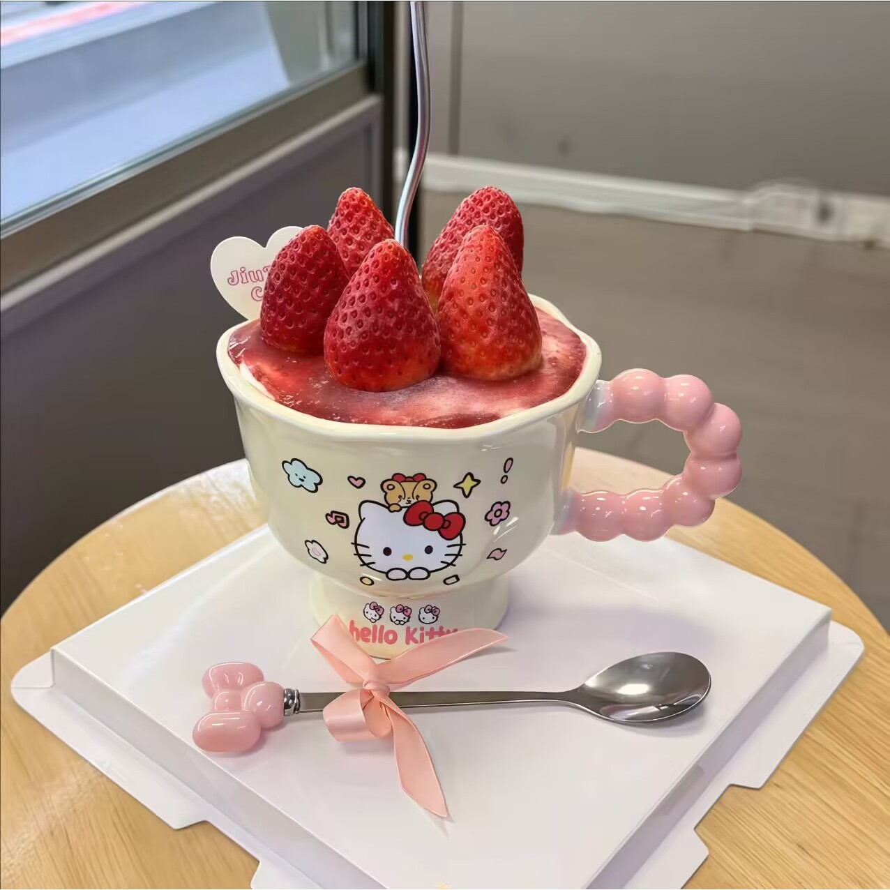 2025圣诞节网红粉色KT猫草莓蛋糕装饰杯可爱hellokitty甜品马克杯