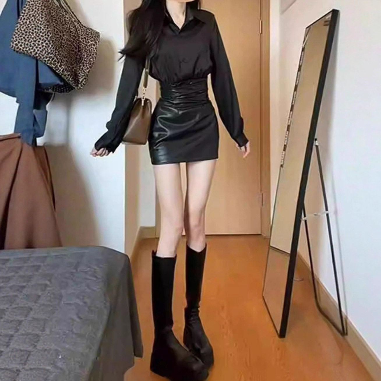 TAKE辣妹纯欲女秋季高级感气质翻领长袖衬衫收腰包臀pu皮裙两件套
