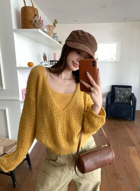 im向首尔假期~v领长毛马海镂空上衣女秋绞花针织罩衫/吊带两件套
