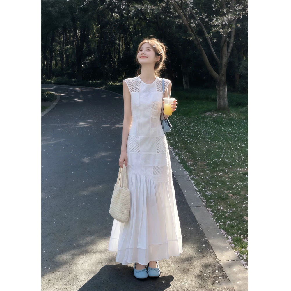 白色背心镂空连衣裙女2026夏季新款法式长裙子巨好看气质显瘦收腰