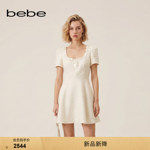 bebe2026秋季新款女士千金风粗花呢贝壳装饰收腰伞摆连衣裙350020