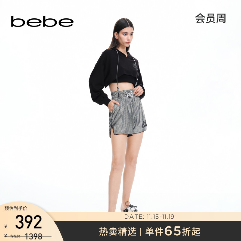 【Boxing】bebe官方女亮面松紧腰格纹高腰短裤211503