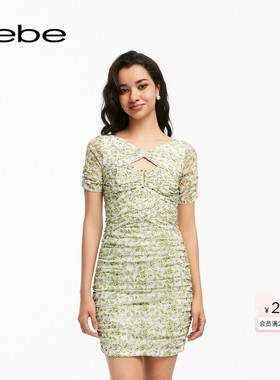 bebe夏季系列女士气质抽褶碎花印花镂空连衣裙250034