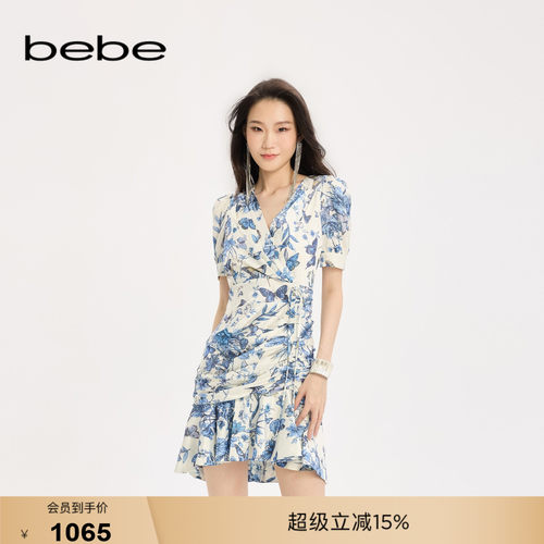 bebe春夏女士度假风印花碎花抽褶短款V领雪纺茶歇连衣裙250056