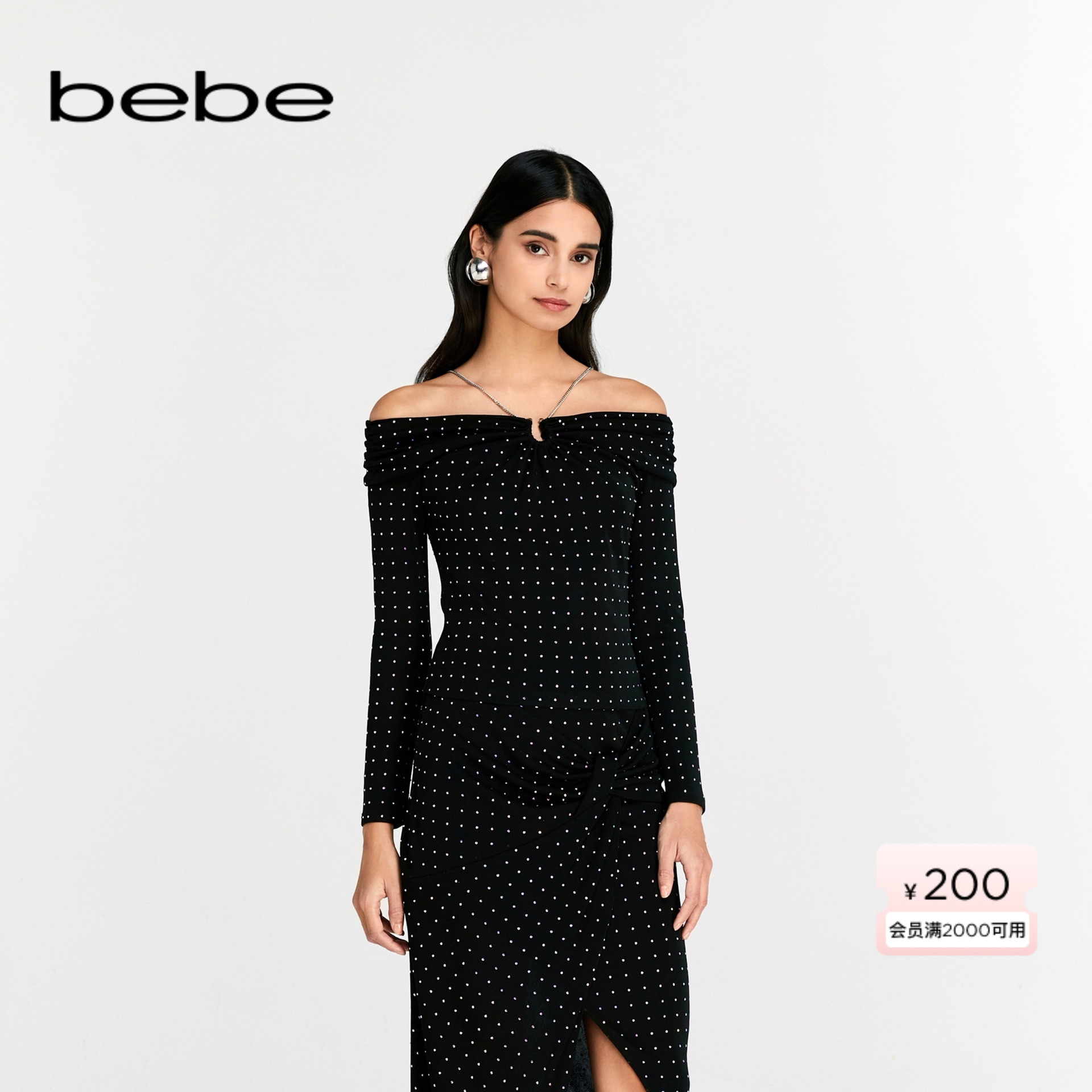 bebe春季新款一字肩烫钻针织上衣