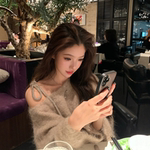 韩系宽松露肩毛衣女装秋冬季新款针织设计感时尚斜肩上衣漏肩毛衫