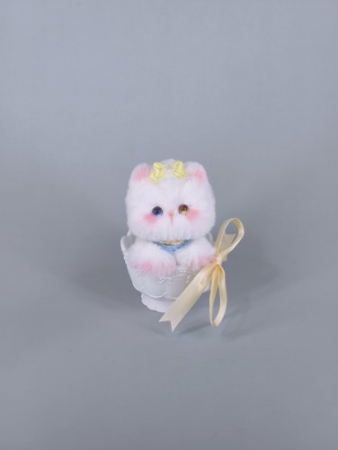 【茶杯白猫】原创设计奶黄色猫猫汽车摆件成品小猫玩具礼物带杯子