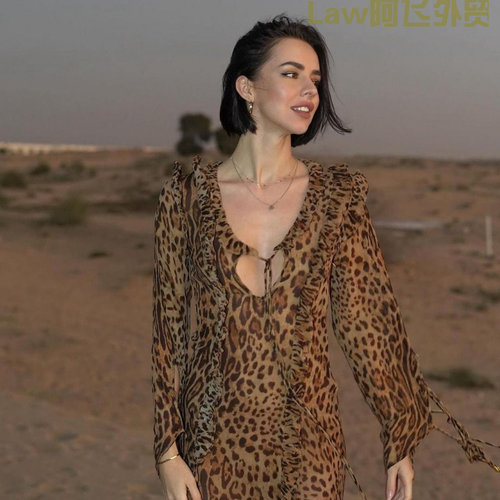 Sexybacklessslimwomen'ssatindr