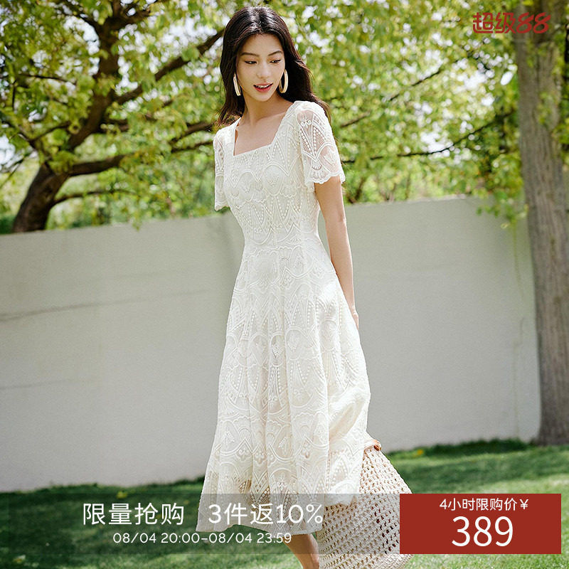 衣香丽影重工白色蕾丝绣花连衣裙女2026夏装新款法式方领中长裙子