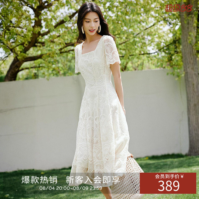 衣香丽影重工白色蕾丝绣花连衣裙女2026夏装新款法式方领中长裙子