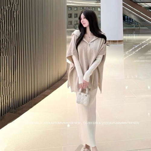 孕妇早秋针织长裙连帽斗篷大衣