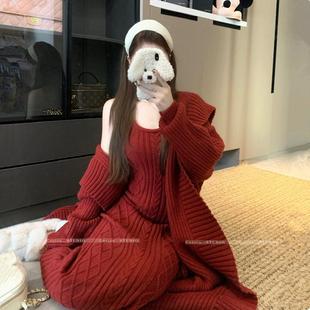 高级感孕妇装秋冬加厚翻领毛衣长外套辣妈紧身吊带针织连衣裙穿搭