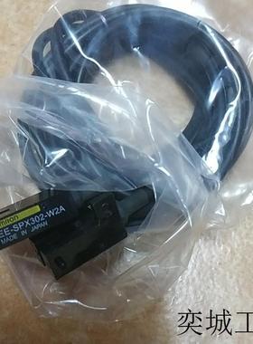 EE-SPX305-W2A        E32-CC200             E2E-X1C1