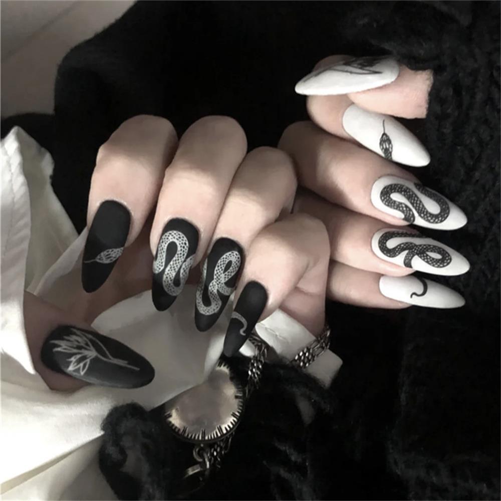 24pcs/set Long Stiletto Fake Nails Punk Snake Pattern Black 彩妆/香水/美妆工具 美甲工具 原图主图