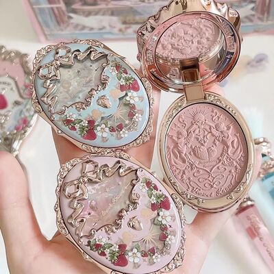 Flower Knows Strawberry Rococo Blusher Embossed Blush Face