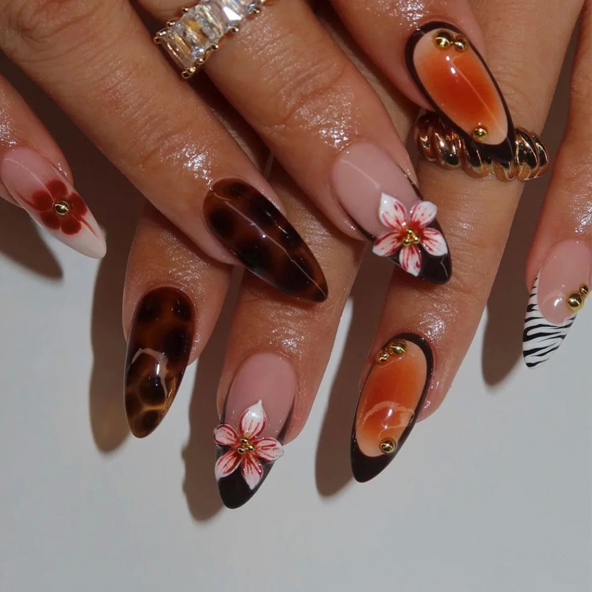 24pcs Brown Leopard Print Press On Nails Cute Stereo Flower