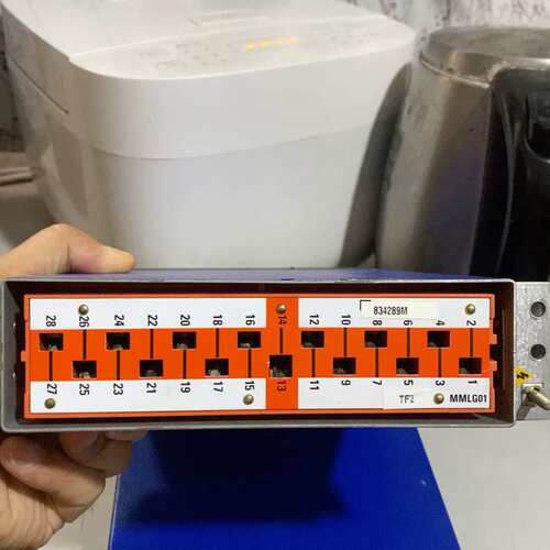 议价ALSTOM继电保护测试盒MMLG01，蓝色外壳，28口接线可维修