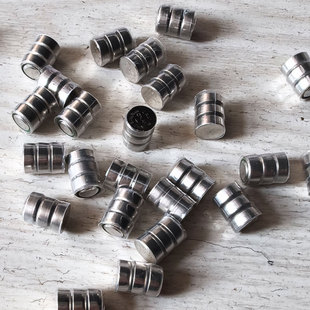 LR41/AG3纽扣电池小电池弹弓激光红外线灯瞄准器LR44三颗连组电池