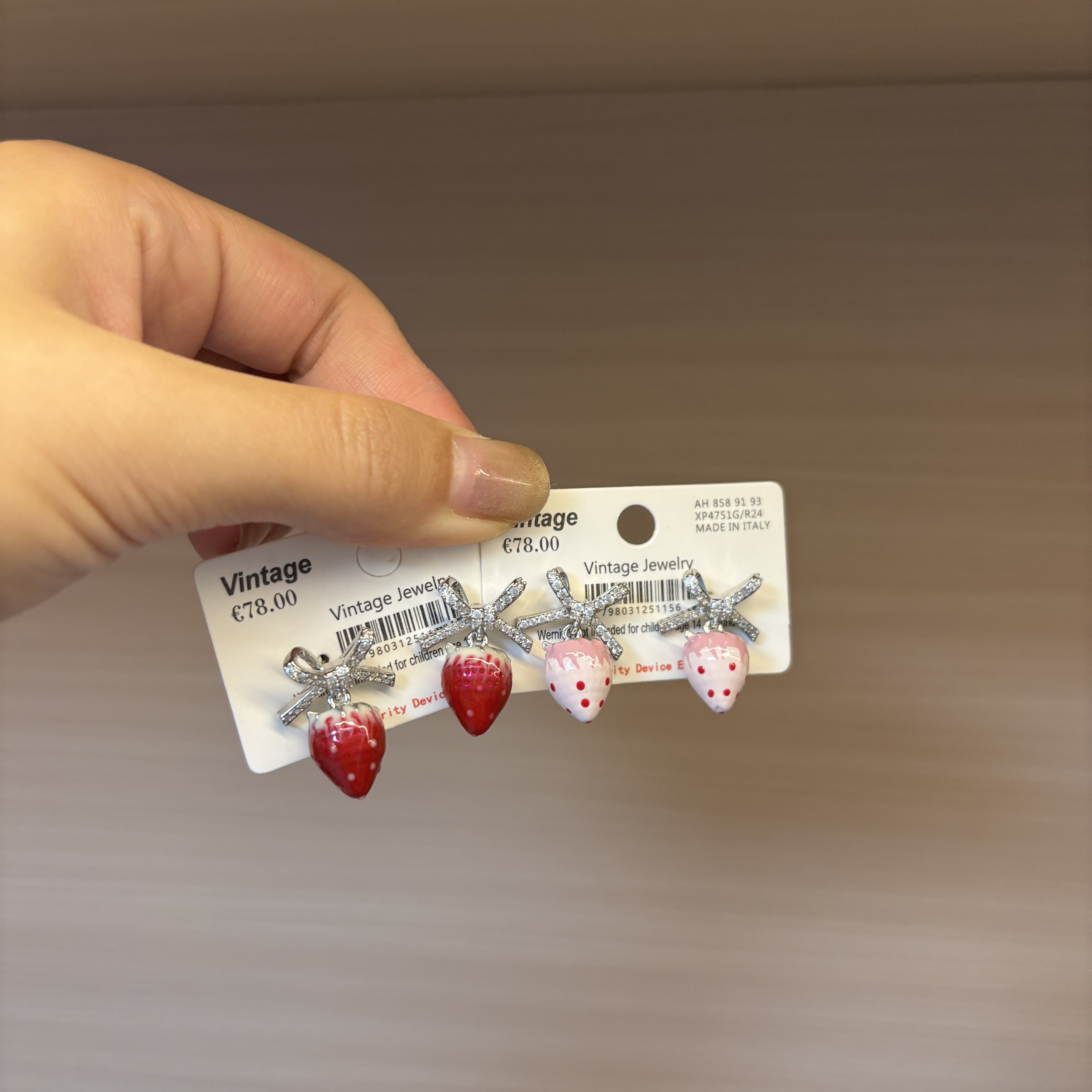 蝴蝶结草莓银针耳环小众设计轻奢高级感耳钉气质个性时尚百搭耳饰,饰品/流行首饰/时尚饰品新,耳环,淘宝优惠券,粉丝福利购,淘宝优惠卷