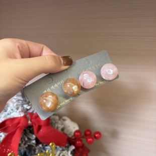 大珠子内嵌贝母耳钉