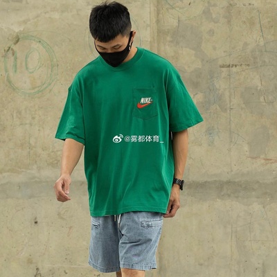 耐克男子背面LOGO短袖