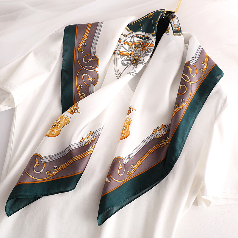 丝巾夏季薄款韩版小方巾百搭装饰文艺护颈领巾复古头巾职业围巾