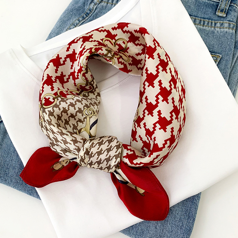 气质真丝小方巾女丝巾韩国百搭装饰桑蚕丝职业领巾复古头巾薄围巾