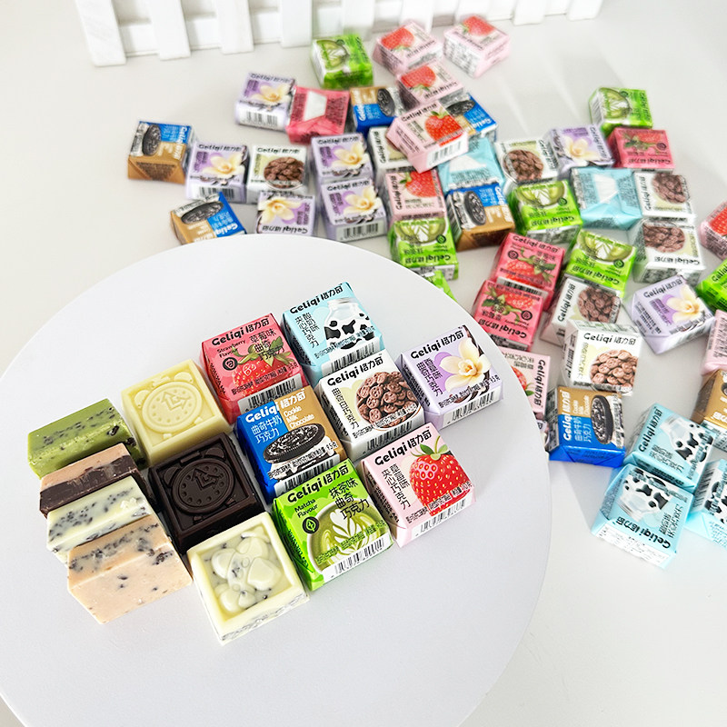 格力奇夹心白巧克力草莓抹茶曲奇纯可可脂黑巧克力网红小零食