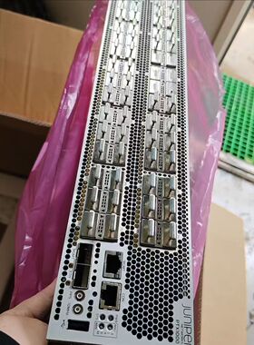 Juniper PTX1000-72Q核心路由器 72个QSFP+40GbE端口+24个QSFP28
