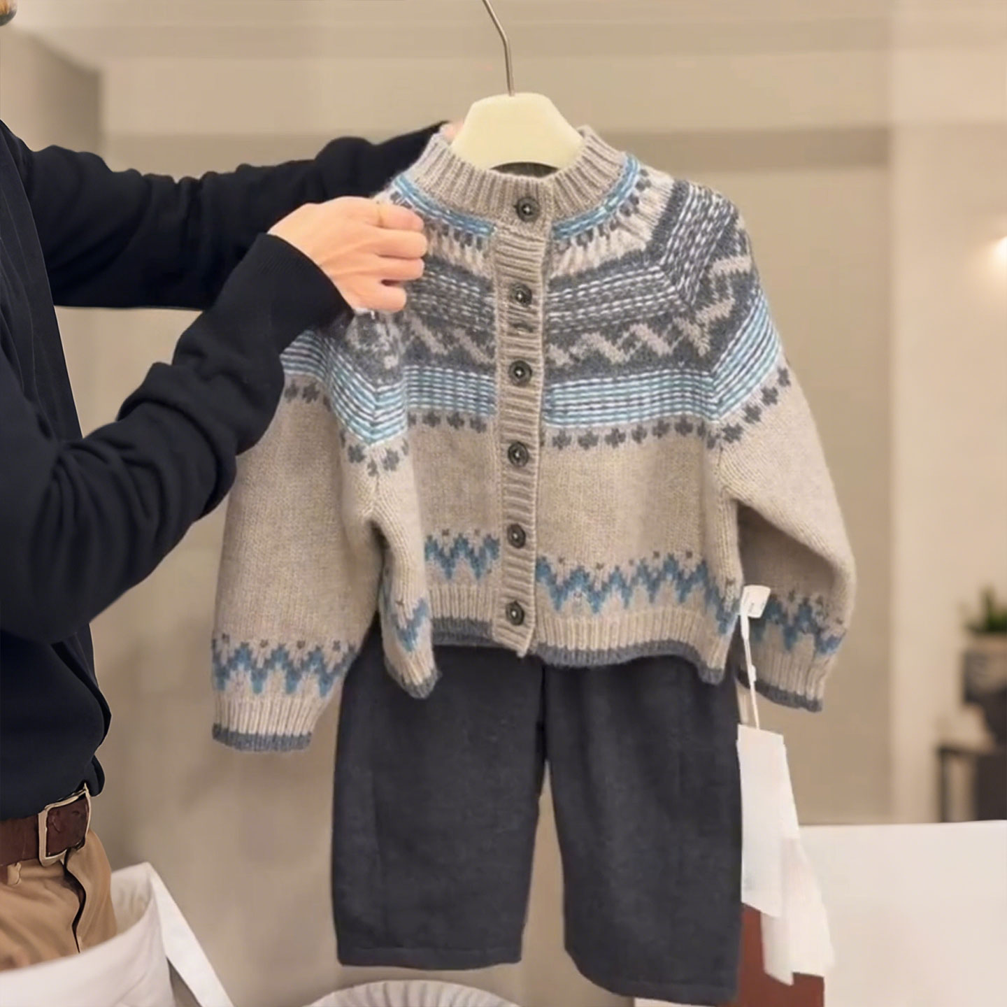 男童毛衣儿童秋冬保暖针织开衫厚