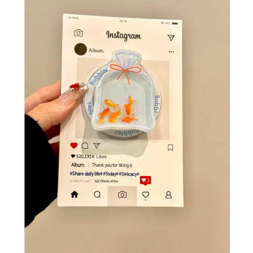 趣味透明袋金鱼摇摇乐磁吸支架适用MagSafe手机强力吸附桌面懒人