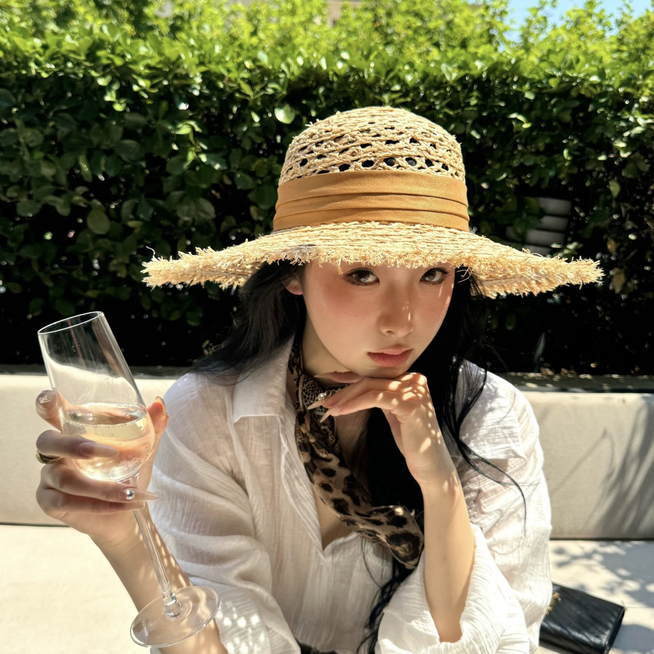 时尚镂空大沿平顶草帽女夏季法式赫本风复古拉菲草编防晒遮阳帽子