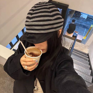 2025秋冬新款条纹针织堆堆帽女可调节帽檐修饰脸型短帽檐鸭舌帽男