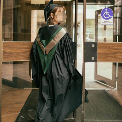 阿尔伯塔大学滑铁卢硕士服毕业服