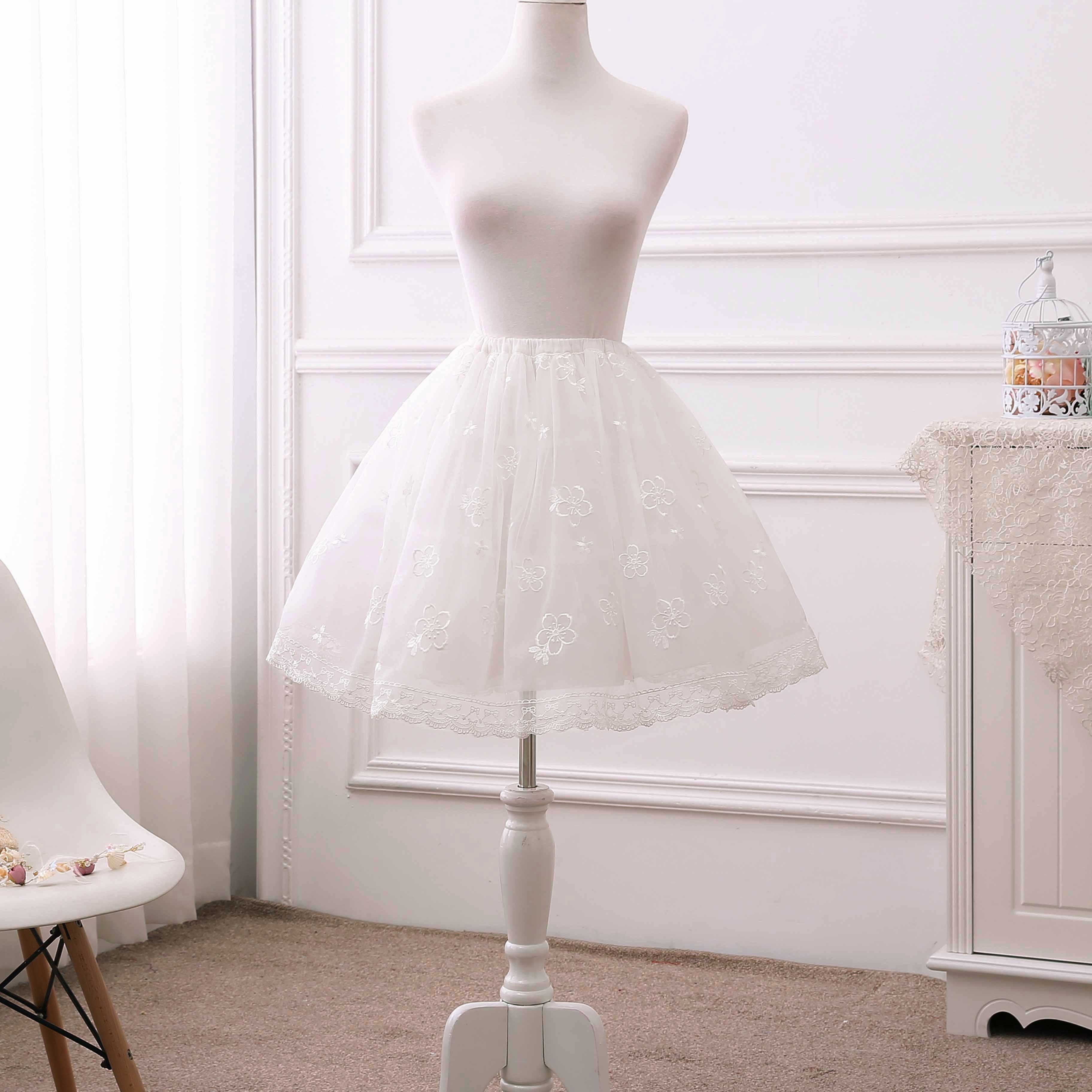 日系洛丽塔半身裙日常无骨裙撑lolita暴力软纱撑绣花刺绣白色衬裙在类目 服饰配件/皮带/帽子/围巾, 婚纱礼服配件, 婚纱裙撑中 - 来自Buy2taobao.com提供专业的淘宝代购服务