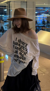 T恤女 欧洲站夏季 女2025新款 时尚 气质百搭一字肩洋气字母印花长袖