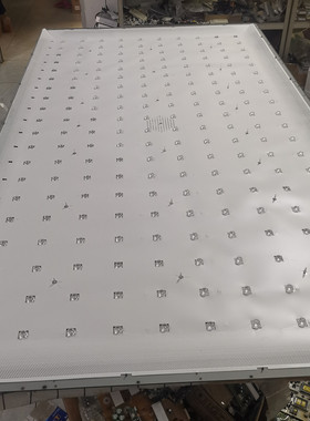 创维75E99UD-C灯条RF-AZ750005SB32-1001 A1背光7700-675000-D050