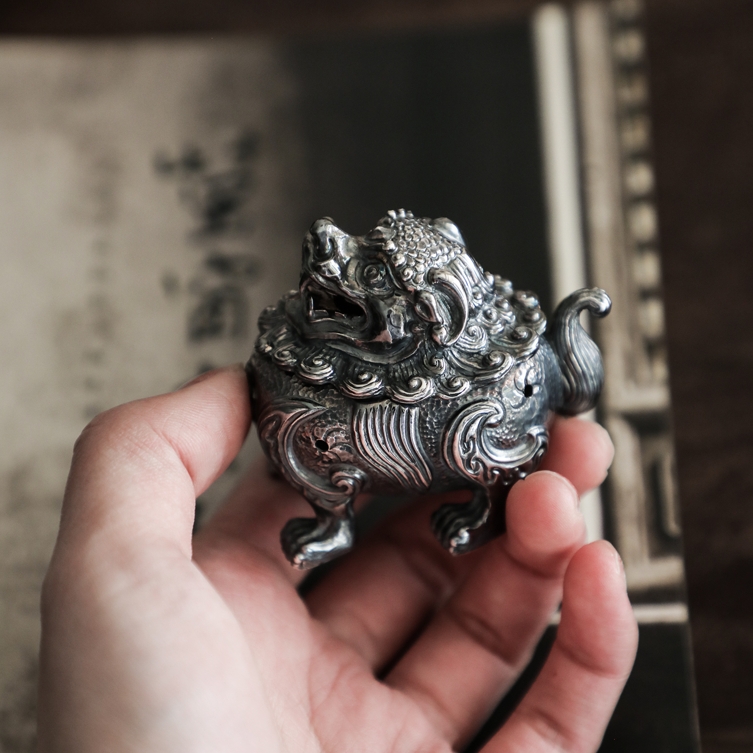 纯银时代足银999纯手工狻猊香炉