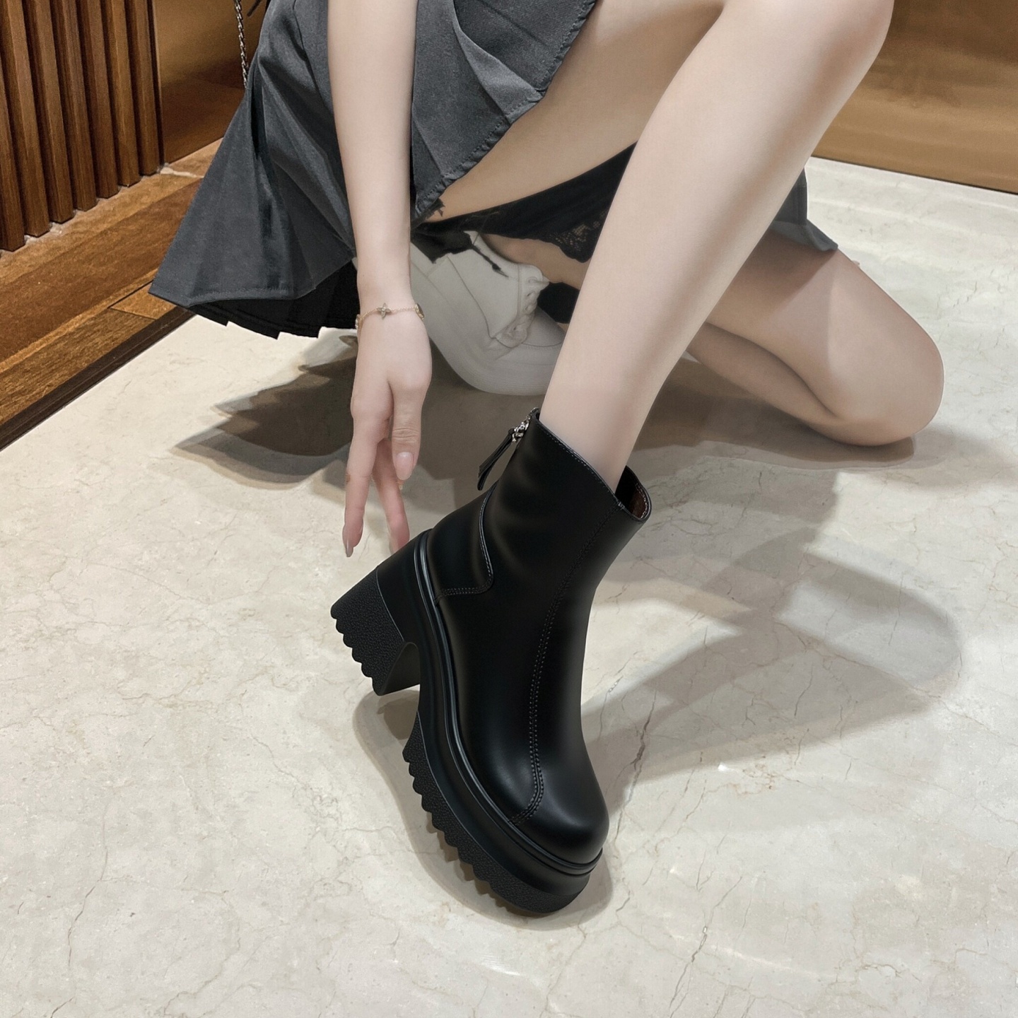 厚底中筒靴女小个子增高马丁靴