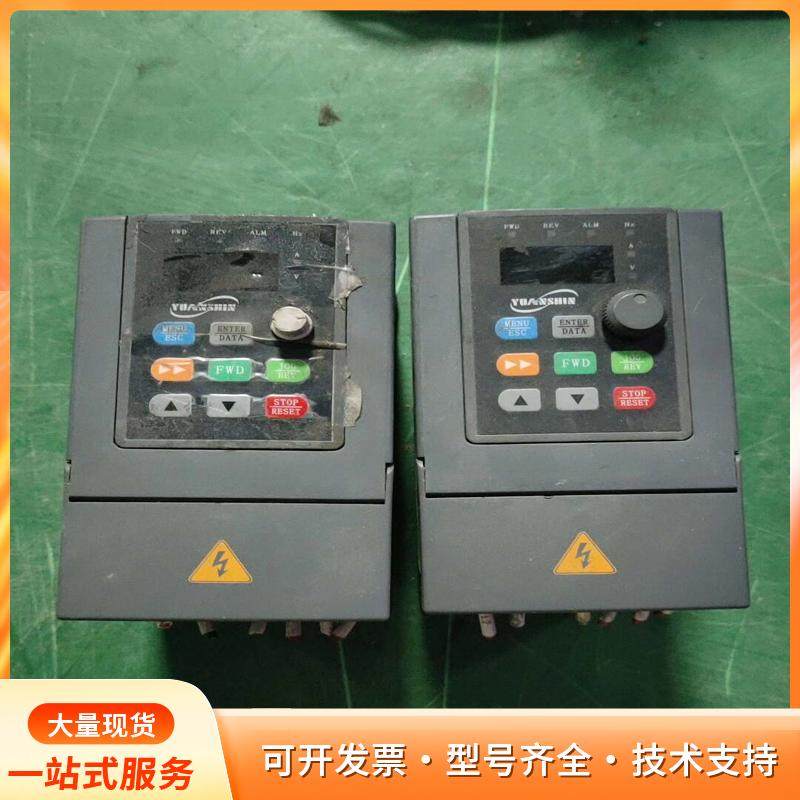 源信1.5KW变频器，型号YK3000-2S0015G，2P