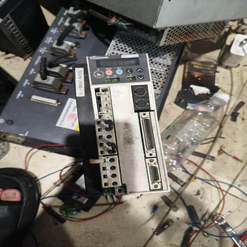 松下驱动器MCDCT3312B12。拆机成色新，特价处理4p