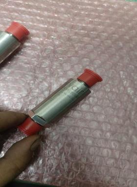 porvair过滤器，型号27632，银色外壳红色端盖，实物