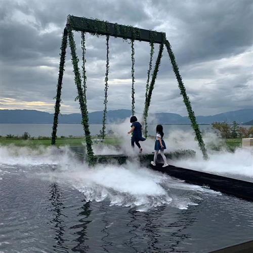 户外大水幕秋千水帘瀑布秋千设备互动感应循环流水不湿身灯光雨幕