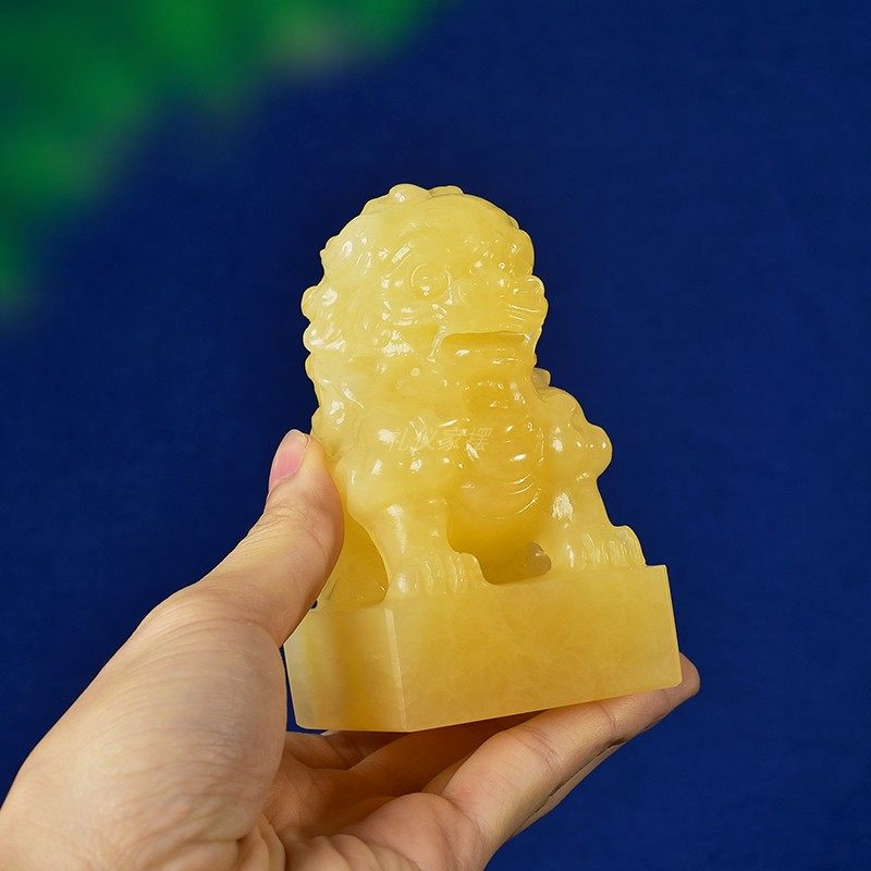 天然黄玉醒狮印章米黄色皇帝玉玺雄狮印章纪念品定制佛法僧宝印
