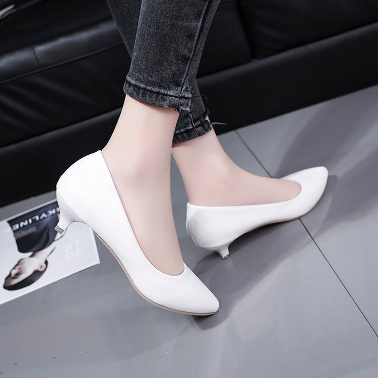 细跟尖头百搭时尚风礼仪皮鞋