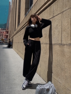 百搭松紧腰长裤 NEVAHU 女宽松运动休闲裤 高腰束脚卫裤 现货6折