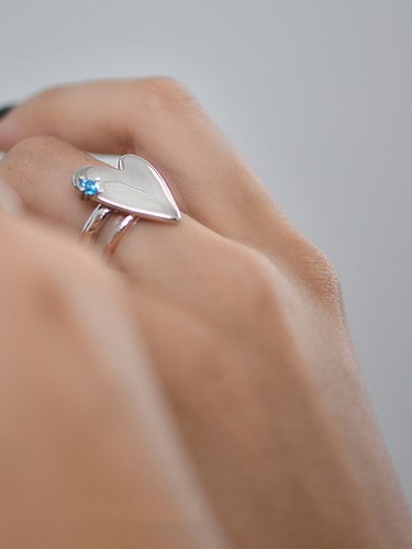 爱心镶钻开口戒指原创设计